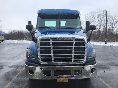 Used 2017 Freightliner Cascadia Detroit DD13 Semi Truck for sale #155534 - photo 2