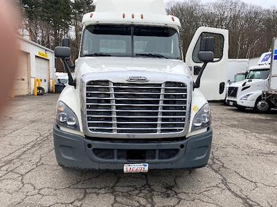 Used 2017 Freightliner Cascadia Detroit DD13 Semi Truck for sale #155889 - photo 2