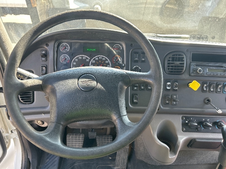 Used 2017 Freightliner 114SD - photo 19