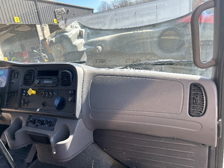 Used 2017 Freightliner 114SD - photo 22