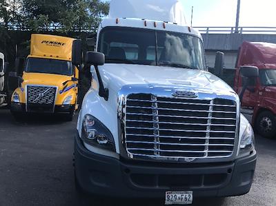 Used 2017 Freightliner Cascadia Detroit DD13 Semi Truck for sale #160619 - photo 2