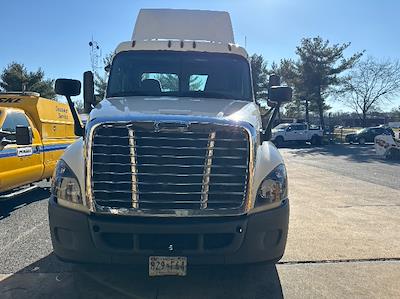 Used 2017 Freightliner Cascadia Detroit DD13 Semi Truck for sale #160624 - photo 2