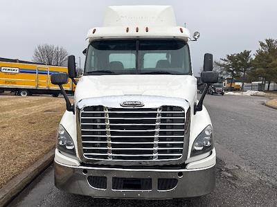 Used 2017 Freightliner Cascadia - photo 1