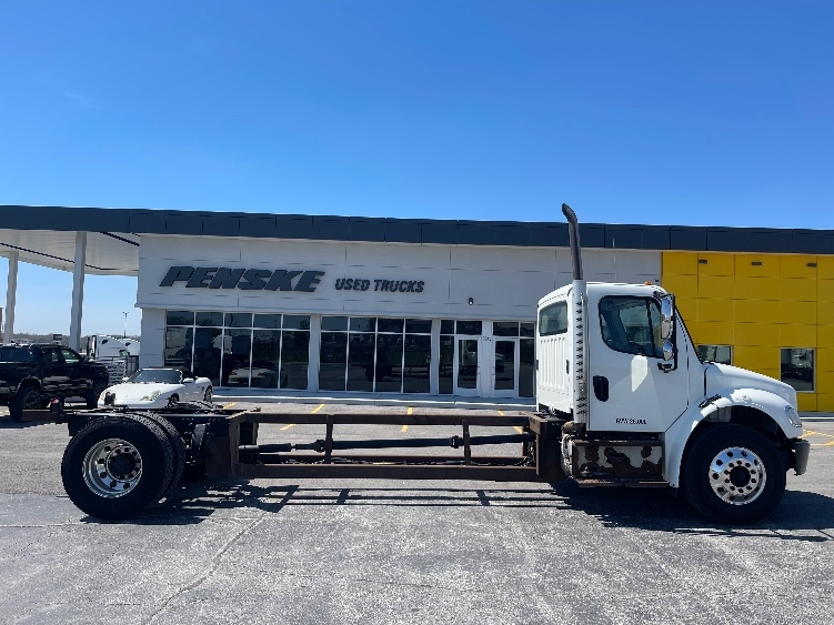 Used 2017 Freightliner M2 106 - photo 12