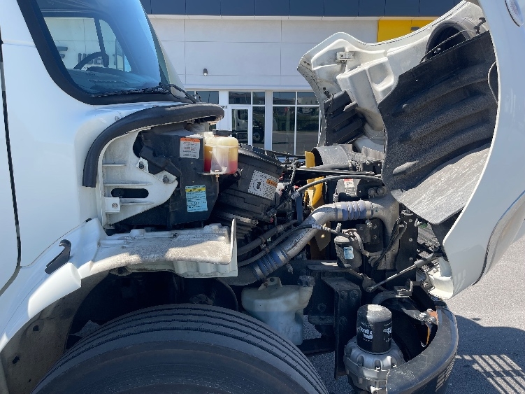 Used 2017 Freightliner M2 106 - photo 20