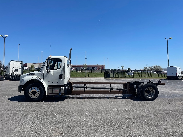 Used 2017 Freightliner M2 106 - photo 6