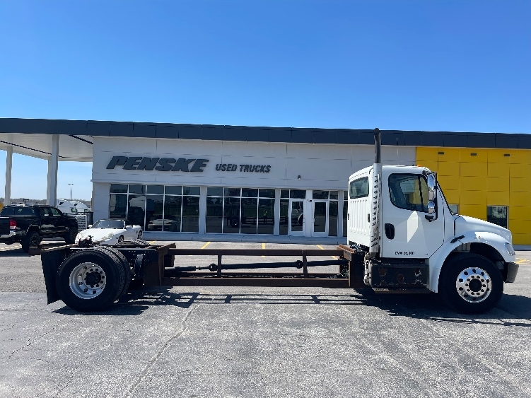 Used 2017 Freightliner M2 106 - photo 12