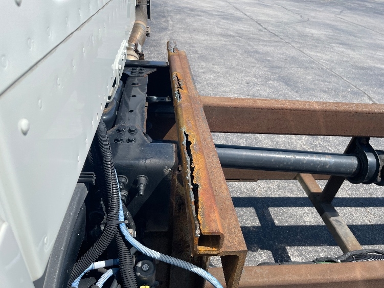 Used 2017 Freightliner M2 106 - photo 22