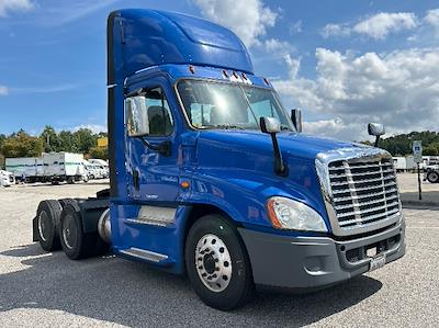 Used 2018 Freightliner Cascadia Detroit DD15AT Semi Truck for sale #164594 - photo 1
