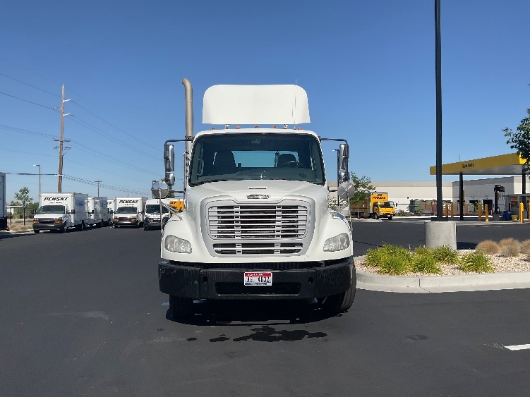 Used 2017 Freightliner M2 112 - photo 2