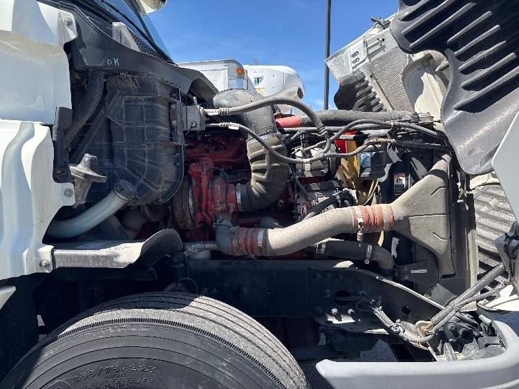 Used 2017 Freightliner Cascadia - photo 22