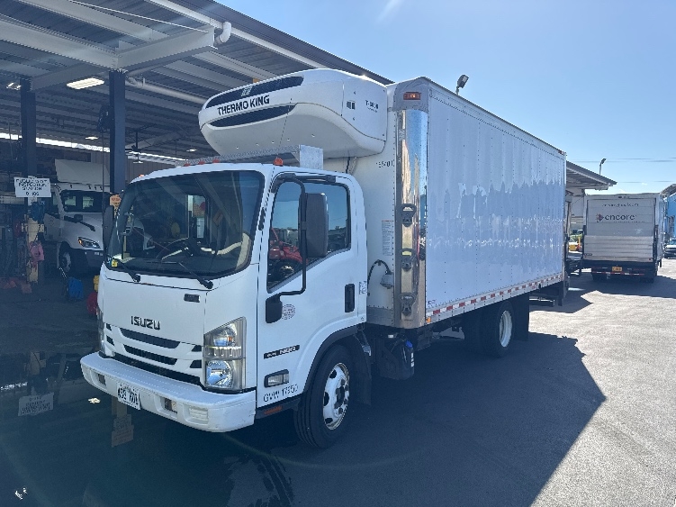 Used 2017 Isuzu NQR - photo 5