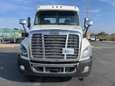 Used 2017 Freightliner Cascadia Detroit DD15AT Semi Truck for sale #166202 - photo 2