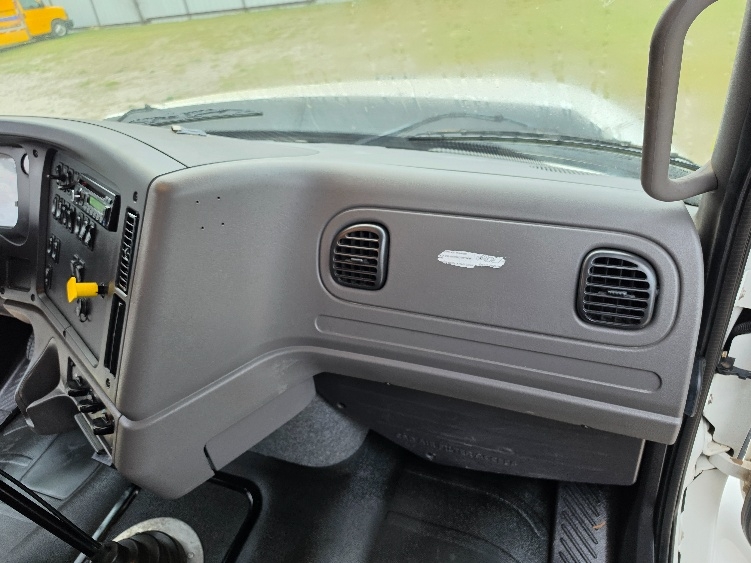 Used 2016 Freightliner 114SD - photo 23