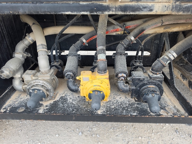Used 2016 Freightliner 114SD - photo 28