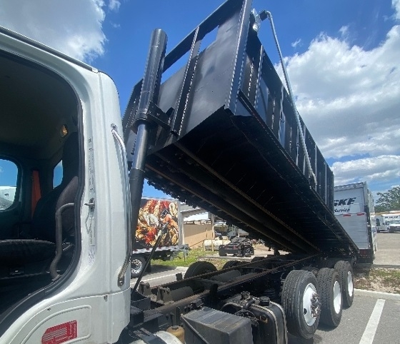 Used 2017 Freightliner 114SD - photo 6