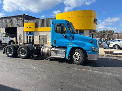 Used 2017 Freightliner Cascadia Detroit DD13 Semi Truck for sale #168449 - photo 1