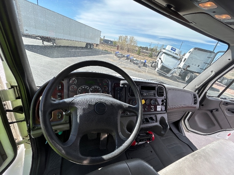 Used 2017 Freightliner M2 106 - photo 19