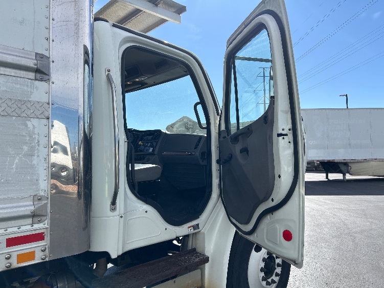 Used 2017 Freightliner M2 106 - photo 22