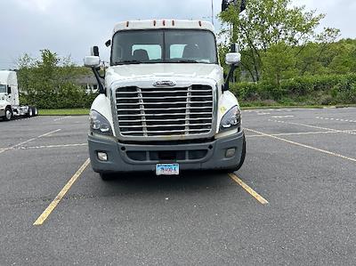 Used 2018 Freightliner Cascadia Detroit DD13 Semi Truck for sale #174093 - photo 2