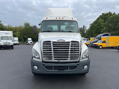 Used 2018 Freightliner Cascadia Detroit DD13 Semi Truck for sale #174098 - photo 2