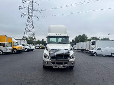 Used 2018 Freightliner Cascadia Detroit DD13 Semi Truck for sale #174662 - photo 2