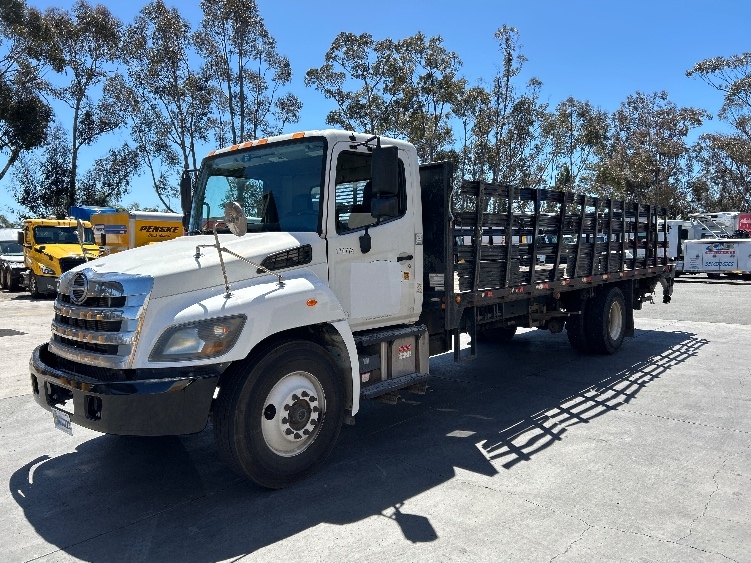 Used 2017 Hino 268A - photo 5