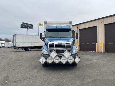Used 2018 Freightliner Cascadia - photo 1