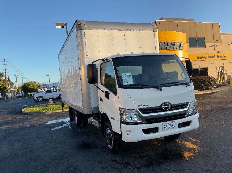 Used 2017 Hino 155 - photo 1