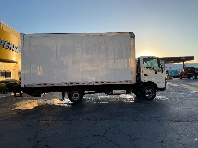 Used 2017 Hino 155 - photo 16