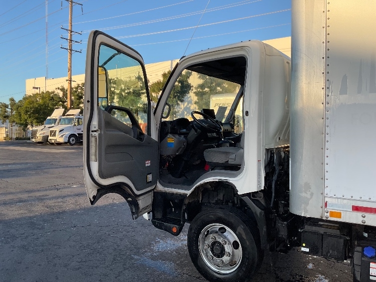 Used 2017 Hino 155 - photo 17
