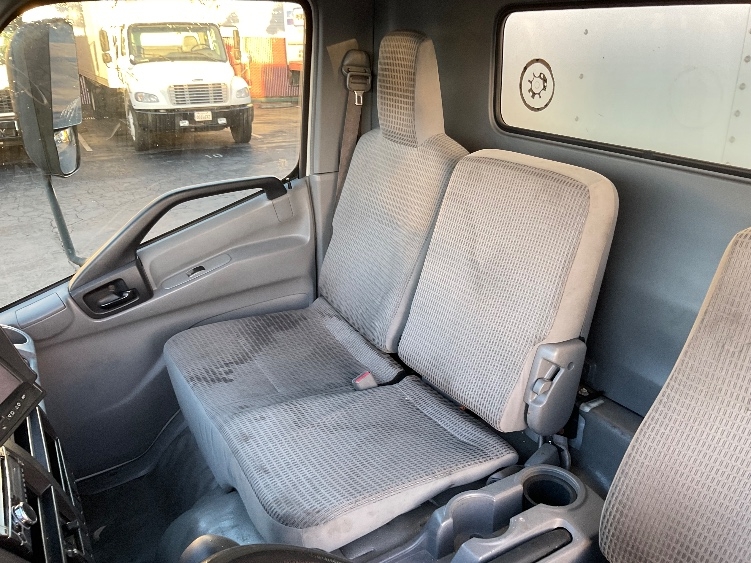 Used 2017 Hino 155 - photo 20