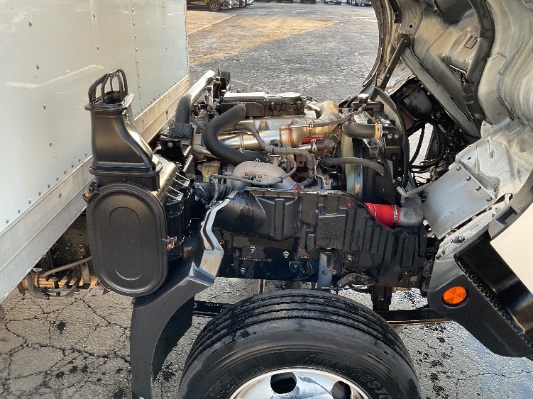 Used 2017 Hino 155 - photo 24