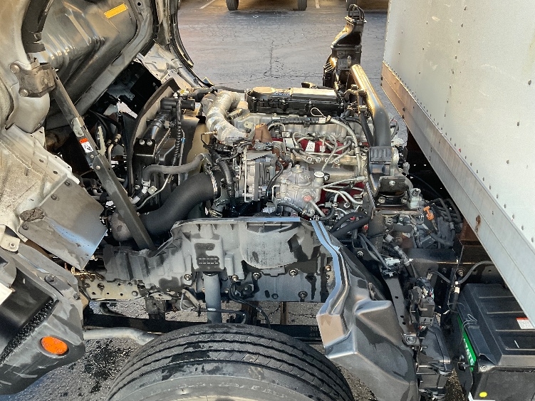 Used 2017 Hino 155 - photo 25