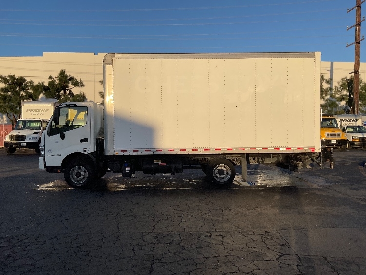 Used 2017 Hino 155 - photo 6