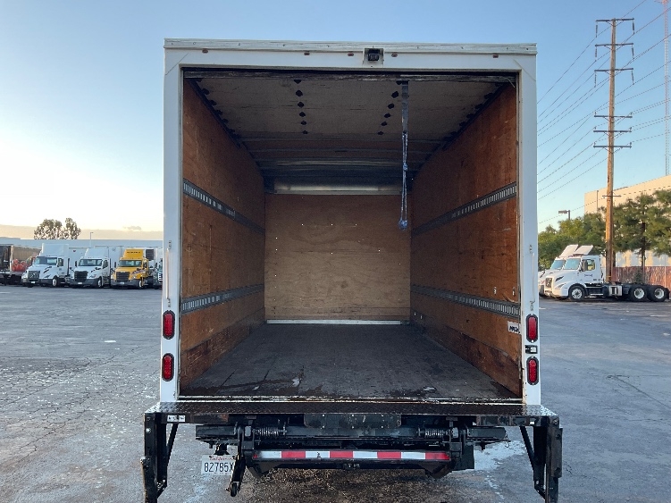 Used 2017 Hino 155 - photo 10