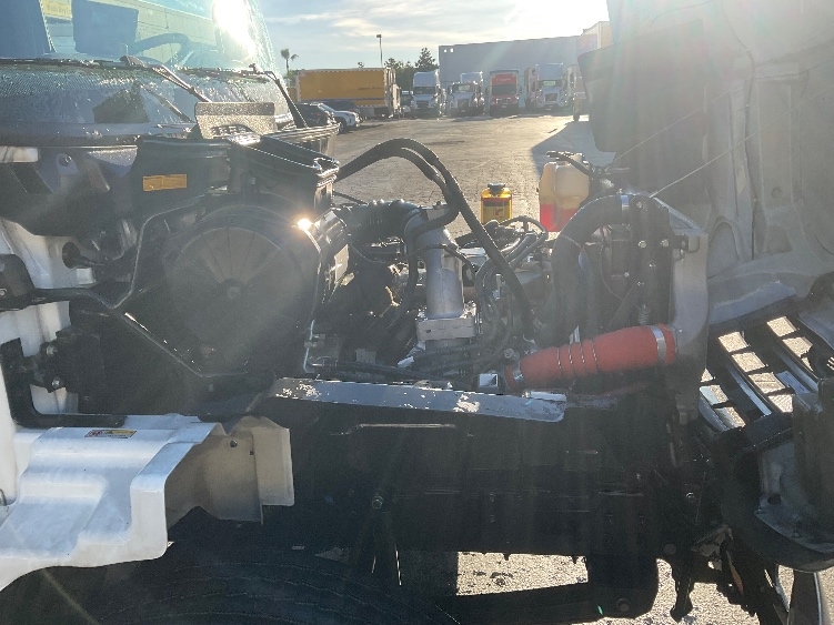 Used 2017 Hino 268A - photo 25