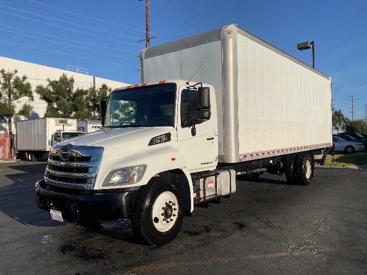 Used 2017 Hino 268A - photo 5