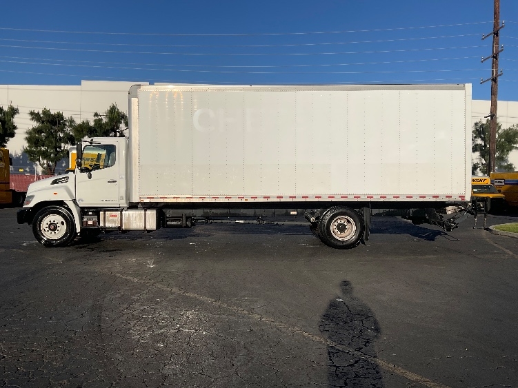 Used 2017 Hino 268A - photo 6