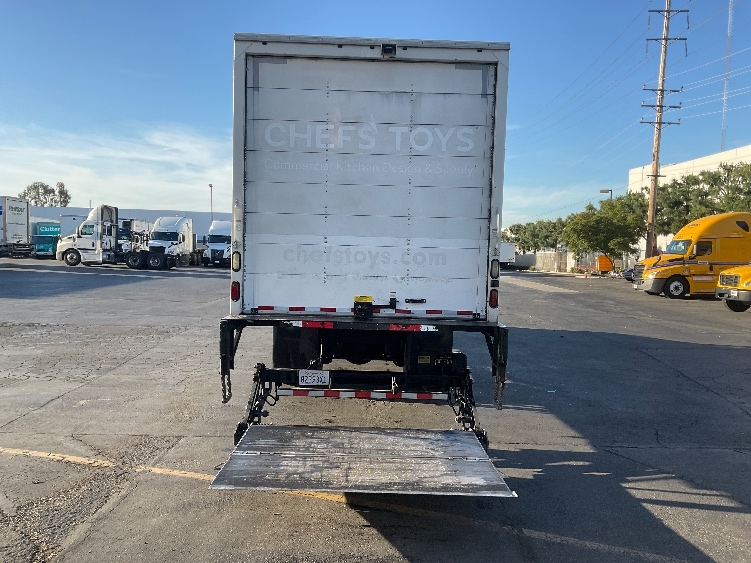 Used 2017 Hino 268A - photo 11