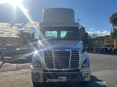 Used 2018 Freightliner Cascadia Detroit DD13 Semi Truck for sale #175562 - photo 2