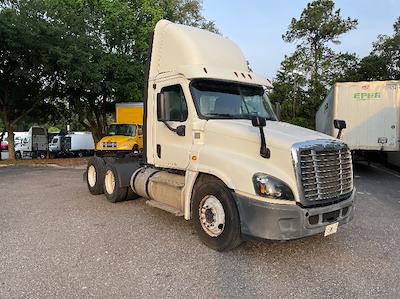 Used 2018 Freightliner Cascadia Detroit DD13 Semi Truck for sale #175814 - photo 1