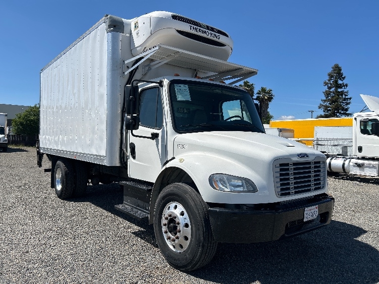 Used 2018 Freightliner M2 - photo 1