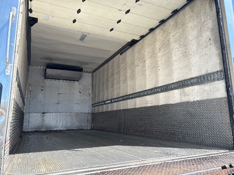 Used 2018 Freightliner M2 - photo 14