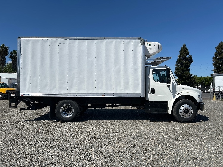 Used 2018 Freightliner M2 - photo 17