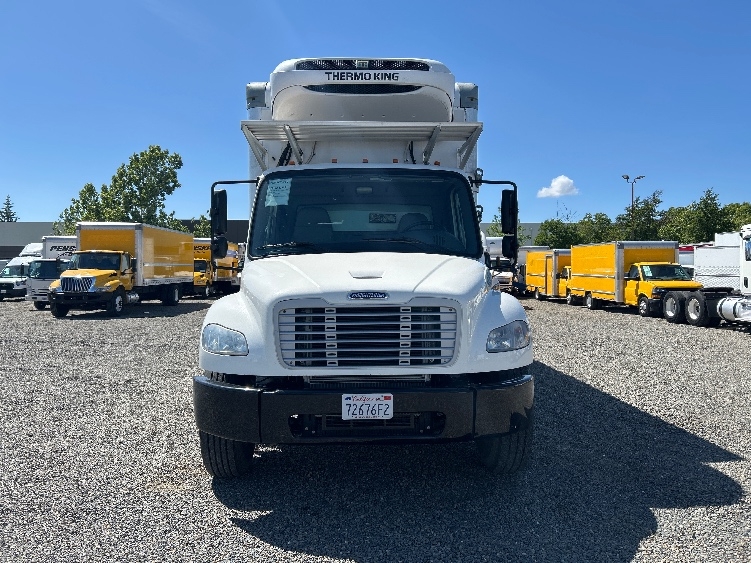 Used 2018 Freightliner M2 - photo 2