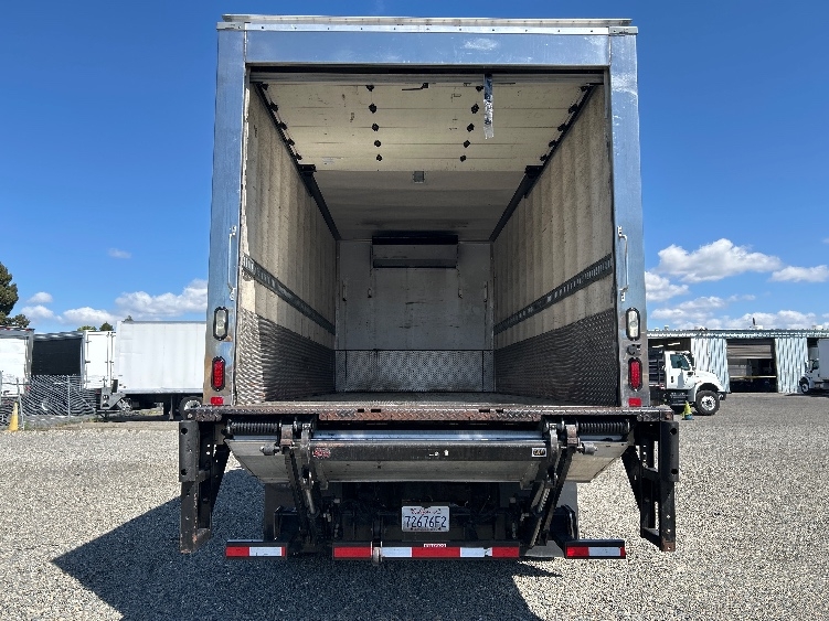 Used 2018 Freightliner M2 - photo 10