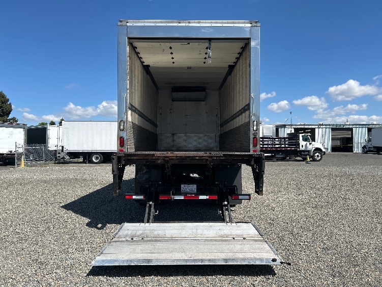 Used 2018 Freightliner M2 - photo 11