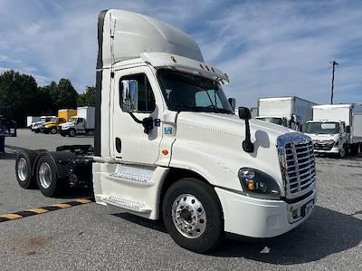 Used 2017 Freightliner Cascadia Detroit DD15AT Semi Truck for sale #176154 - photo 1