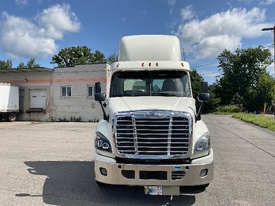 Used 2018 Freightliner Cascadia Detroit DD13 Semi Truck for sale #176634 - photo 2
